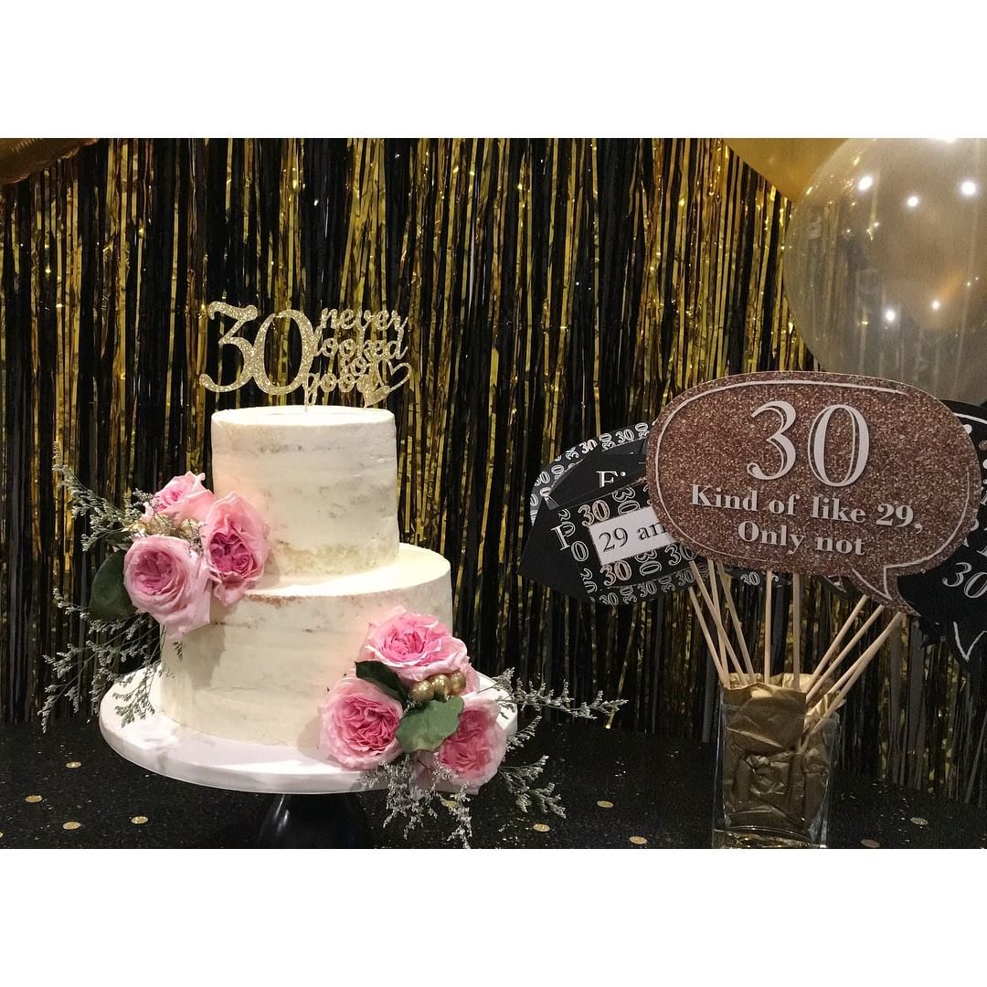 30th Birthday: the Golden Age! •
•
#decorationnyc #custom #birthdaynyc #graceato…