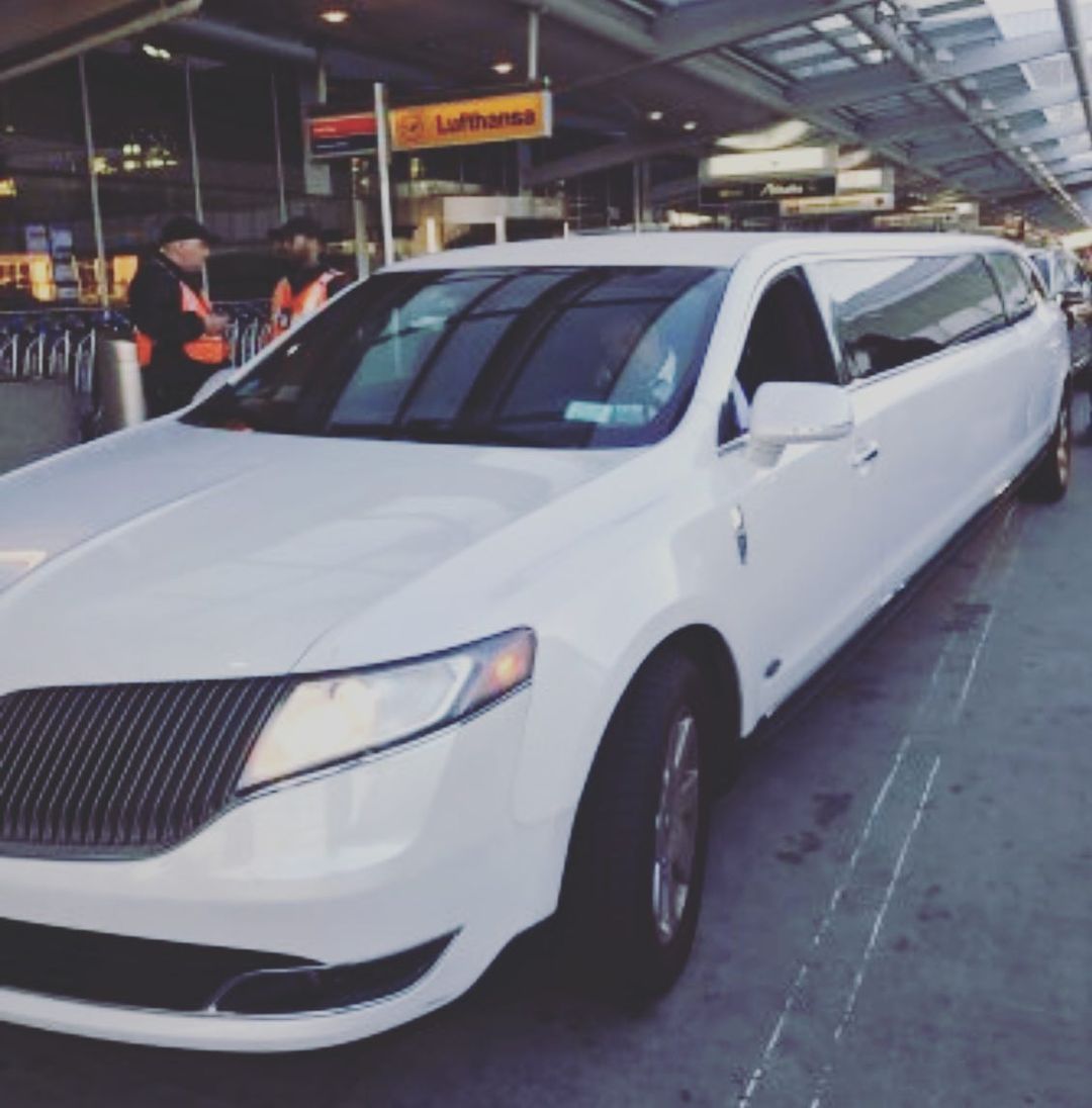 limocelebration #limohousebirthday #njlimo #limonewjersey #limousinenj #partylim…