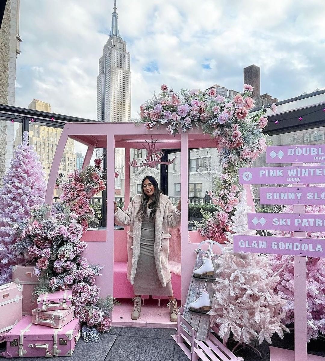 Weekends are best spent at The Pink Winter Lodge 
: @herworldaway……