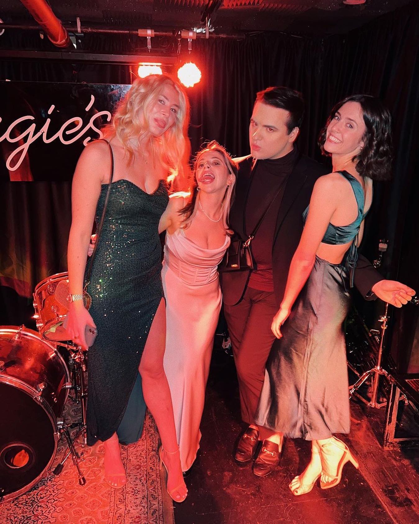 Grab some friends for some good times tonight! #thedelancey #parties #nightlife…